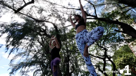 ISLANDER'S TAHITI 12