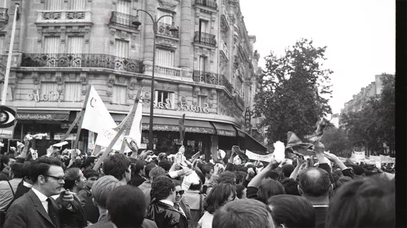 Le triangle de mai Le triangle de mai