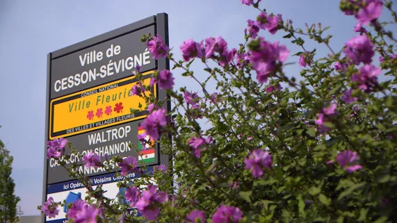 VILLAGES FLEURIS UN TROPHEE QUI VAUT DE L OR