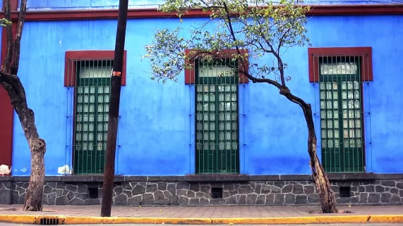 UNE MAISON UN ARTISTE