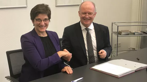 Signature accord coopération France 3 Grand Est - Saarländischer Rundfunk - crédit FTV Signature accord coopération France 3 Grand Est - Saarländischer Rundfunk - crédit FTV