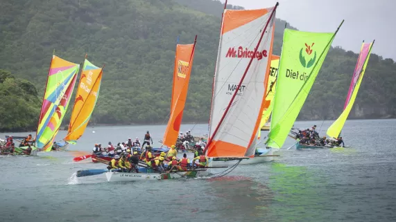 Tour de la Martinique des Yoles Rondes 2018 ©R.Bastide/Martinique la 1ère Tour de la Martinique des Yoles Rondes