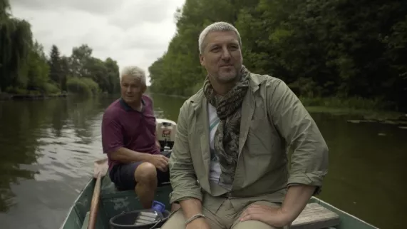 AU BOUT C'EST LA MER