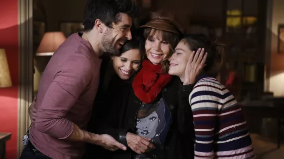 © Merlin Productions / TF1 / AT-Production / RTBF – MMXVII CLEM - SAISON 8