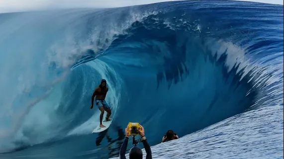 @pacifictvprod Teahupoo - mag Les dessous de la vague