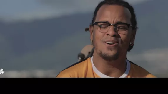 LIVE SAUVAGE LIVE SAUVAGE