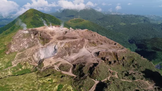 Allez Savoir... : En Guadeloupe, comment souffle la vieille dame