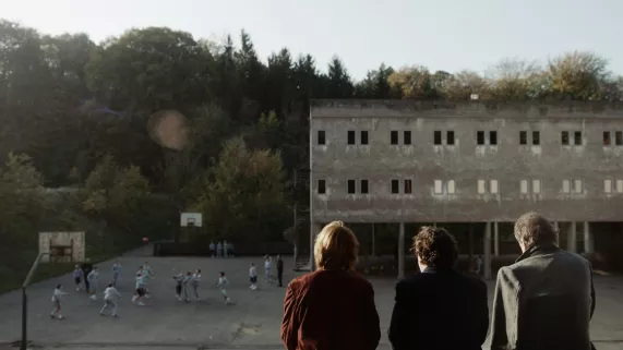 LES RIVIERES POURPRES