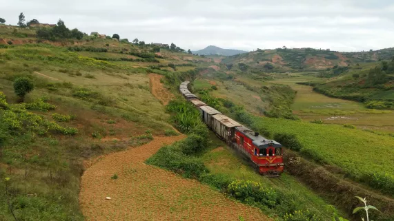 MADAGASCAR, LE PETIT TRAIN DES HAUTES TERRES