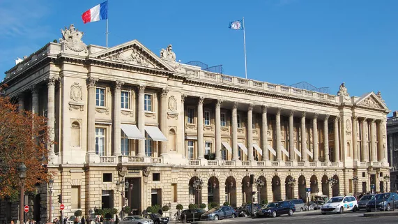  Hôtel de Crillon : La renaissance d’un palace mythique 