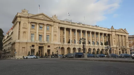 HOTEL DE CRILLON, LA RENAISSANCE D'UN PALACE MYTHIQUE