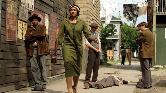 ©Kew Media Group FRANKIE DRAKE MYSTERIES S01