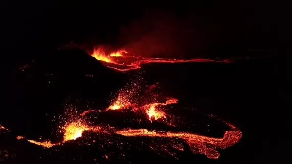DES VOLCANS ET DES ILES S02