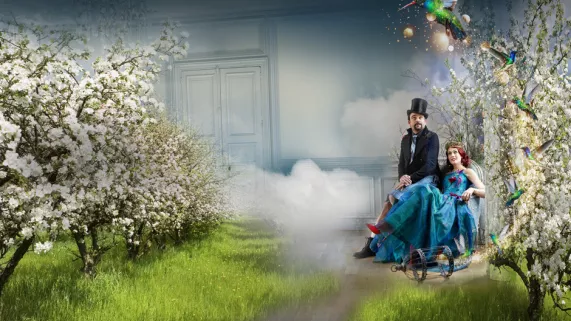 Goulwena an Henaff et Yann-Herle Gourves - photo Emmanuelle Margarita Goulwena et Yann-Herlé  dans paysage fleuri