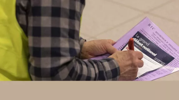 Le Grand Débat National - crédit Gregory Yetchmeniza Max PPP