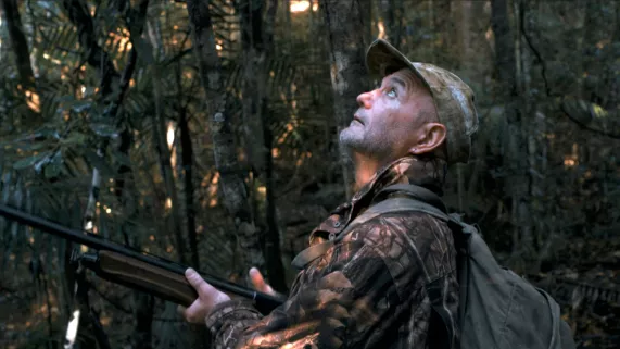 ©Duol productions dans les pas...des chasseurs d'or vert