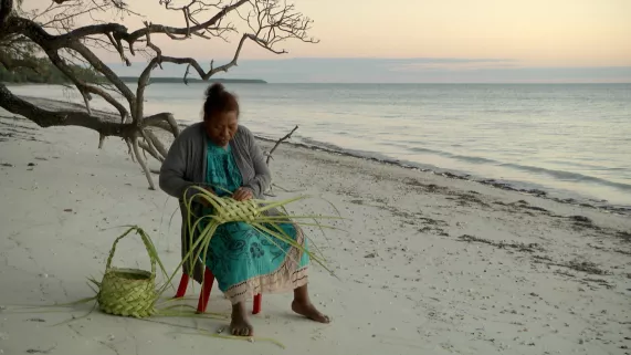 ©DUOL PRODUCTIONS DANS LES PAS