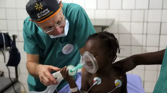 Mission chirurgie Noma au Burkina Faso  Chaine de l'espoir Burkina Faso - Romain Tronc