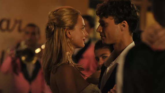 Etienne GEORGE - © Alexandre Films / Studio 37 / France 2 Cinéma / New Light Films / Wild Bunch / Be-Films / uFilm CE QUE LE JOUR DOIT A LA NUIT