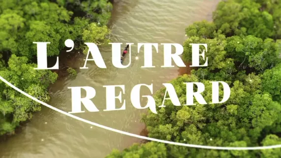 L'AUTRE REGARD L'AUTRE REGARD