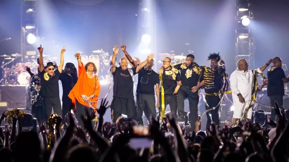 © Jimi Kelly / Camera One Television KASSAV', LE CONCERT