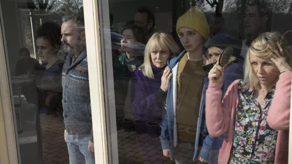 A L INTERIEUR - EP01