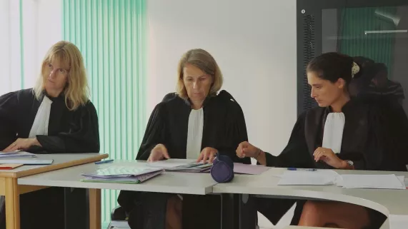 LES JUGES DE LA DEUXIEME CHANCE