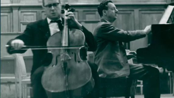 MSTISLAV ROSTROPOVITCH, L'ARCHET INDOMPTABLE