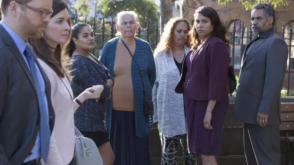 REDFERN, COMBAT DE FEMME