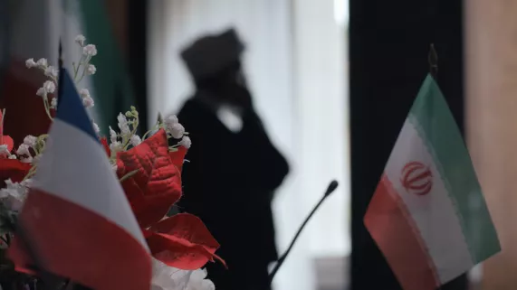 FRANCE IRAN - LIAISONS DANGEREUSES