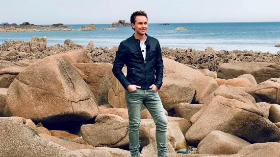 LA CARTE AUX TRÉSORS