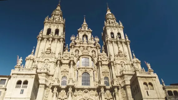 DES RACINES ET DES AILES  SUR LES CHEMINS DE COMPOSTELLE