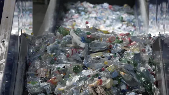 INVESTIGATIONS : ENVIRONNEMENT LE DÉFI : "J’ARRÊTE LE PLASTIQUE"