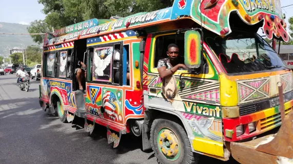 PAPA DOC, L'ONCLE SAM ET LES TONTONS MACOUTES
