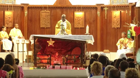 20H00 MESSE DE NOEL EN DIRECT DE L’EGLISE DE SAINT-GABRIEL A LA MONTAGNE