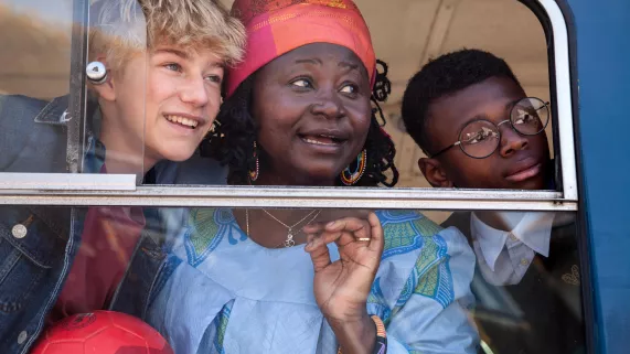 IL A DEJA TES YEUX S01