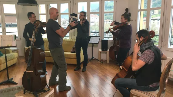 Enregistrement d’une composition d’Alos Quartet à Tolosa. 