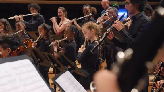 DOCUMENTAIRE : DEMOS