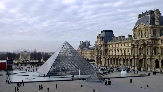 Le Louvre, un musée pharaonique Le Louvre, un musée pharaonique