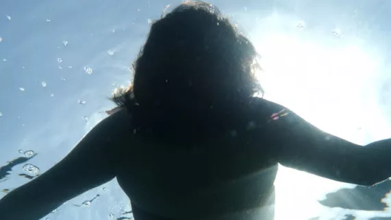 ©Les films du Carry Mathilde dans l'eau
