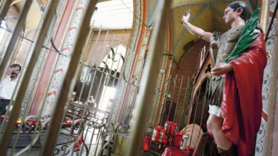 ARCHIPELS : CACHEZ CE SAINT ! SUR LES TRACES DE SAINT-EXPEDIT ARCHIPELS : CACHEZ CE SAINT ! SUR LES TRACES DE SAINT-EXPEDIT