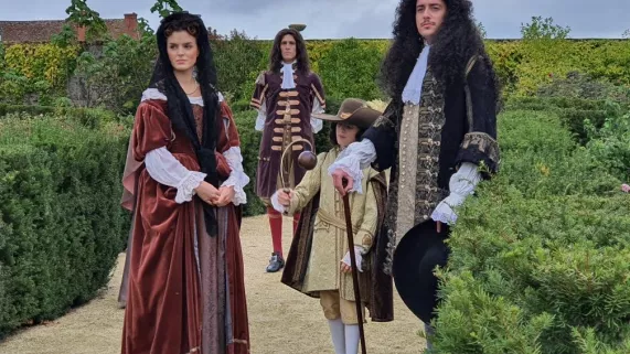 SECRETS D'HISTOIRE : Mme de Montespan : Le grand amour du Roi-Soleil SECRETS D'HISTOIRE : Mme de Montespan : Le grand amour du Roi-Soleil