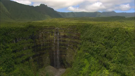 LA RÉUNION, L’ÎLE INTENSE LA RÉUNION, L’ÎLE INTENSE