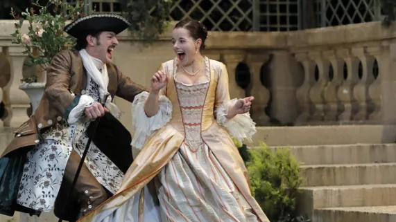 LE JEU DE L'AMOUR ET DU HASARD LE JEU DE L'AMOUR ET DU HASARD