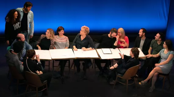 © Supermouche productions LA TROUPE A PALMADE S'AMUSE AVEC MURIEL ROBIN