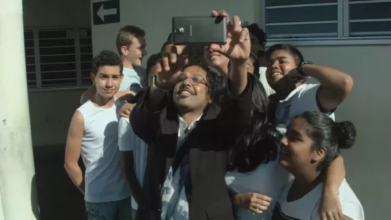 LA RÉUNION, LES SECRETS DE L’ÎLE HARMONIEUSE  LA RÉUNION, LES SECRETS DE L’ÎLE HARMONIEUSE