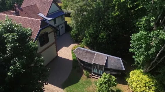 UNE MAISON, UN ARTISTE