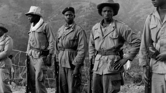 LES DERNIERS TIRAILLEURS