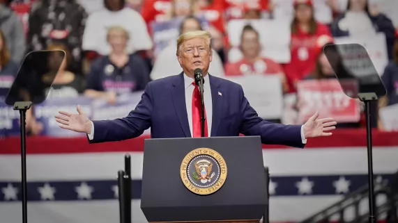 À RENSEIGNER TRUMP, L'AMÉRIQUE OUTRÉE