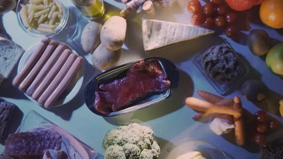 ENQUÊTE DE SANTÉ : ALIMENTATION : FAUT-IL CROIRE AUX RÉGIMES ANTI-CANCER ?